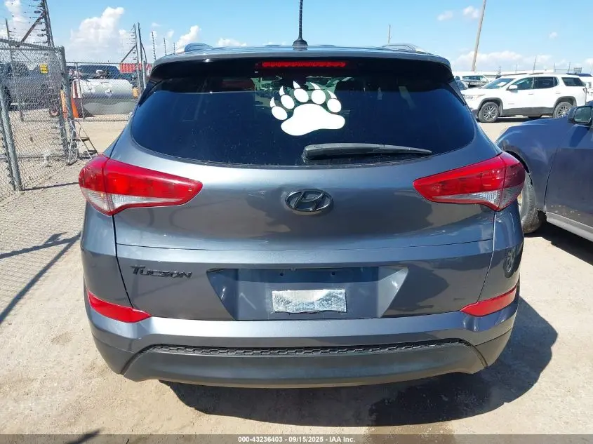 2016 HYUNDAI TUCSON SE