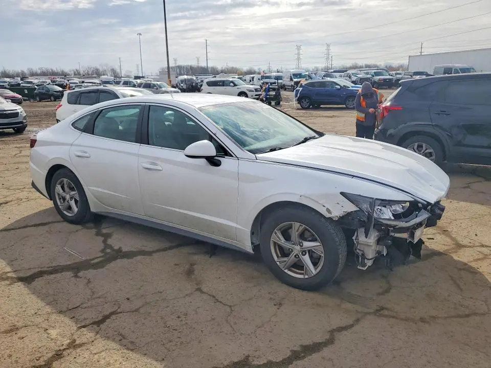 2020 HYUNDAI SONATA SE  