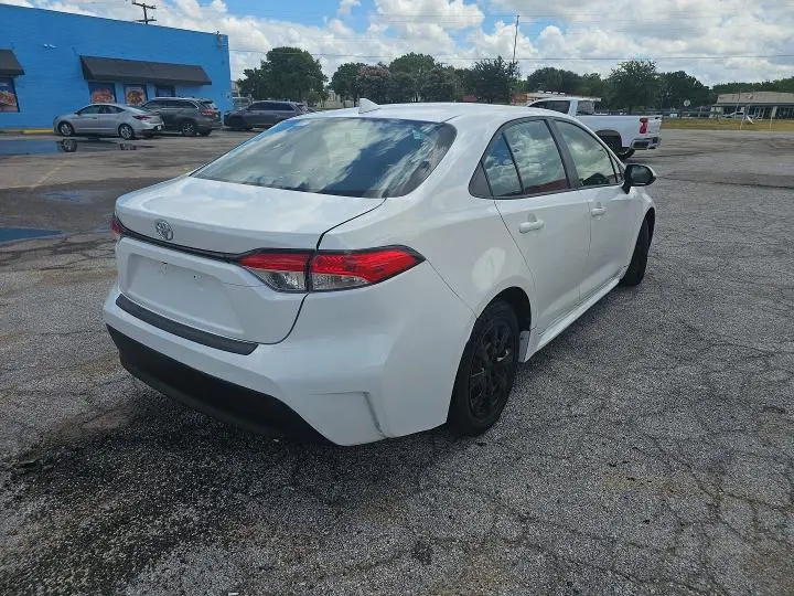 2025 TOYOTA COROLLA LE  