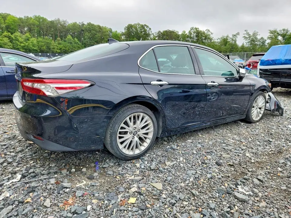 2018 TOYOTA CAMRY XLE V6  