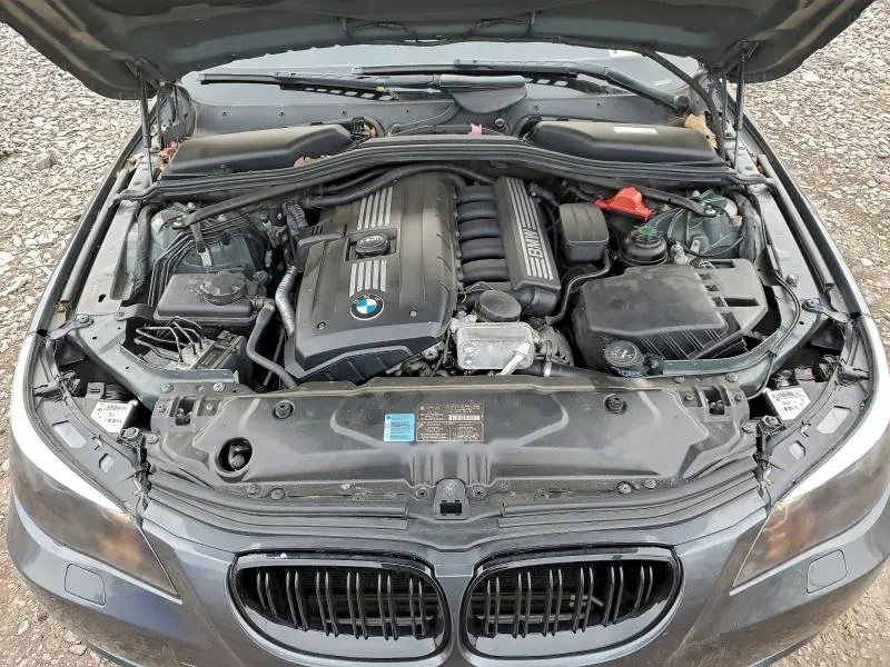 2010 BMW 528 XI  