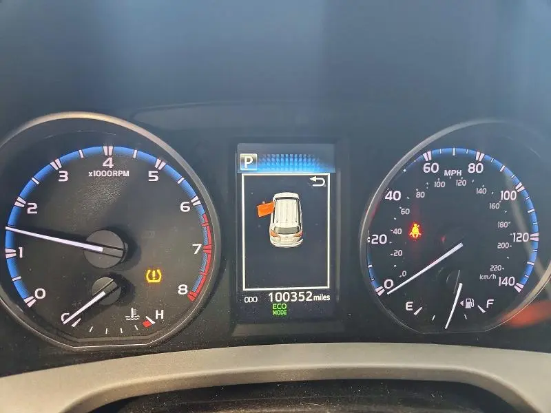 2018 TOYOTA RAV4 XLE  
