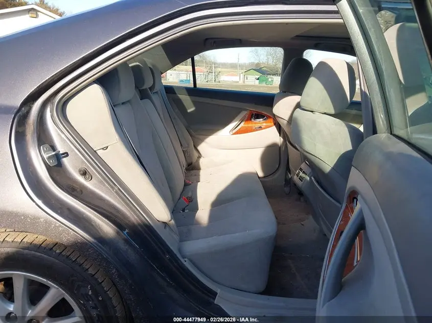 2011 TOYOTA CAMRY XLE