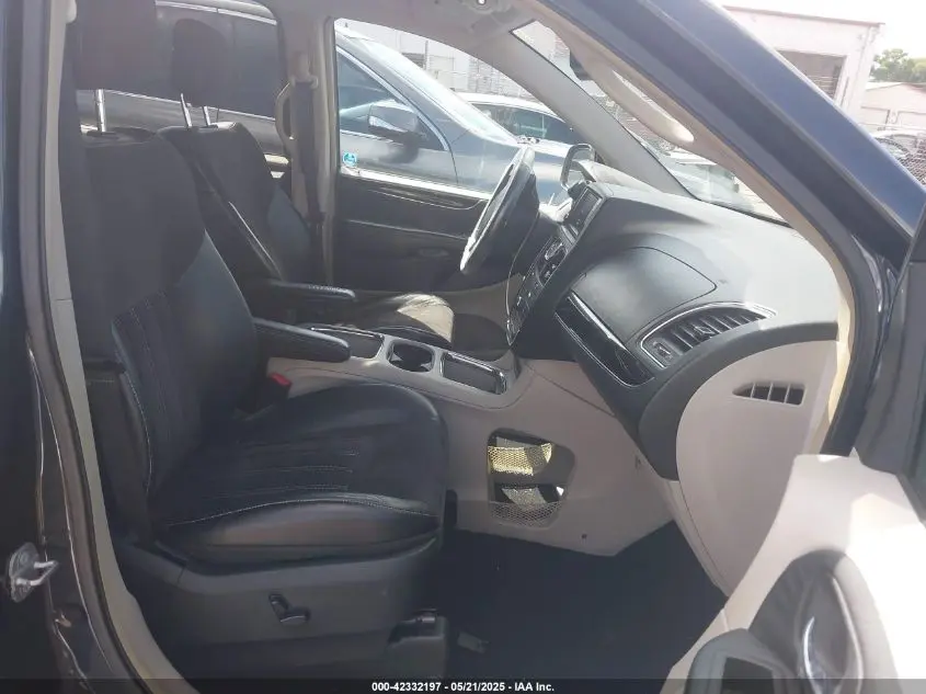 2014 CHRYSLER TOWN & COUNTRY TOURING-L 30TH ANNIVERSARY