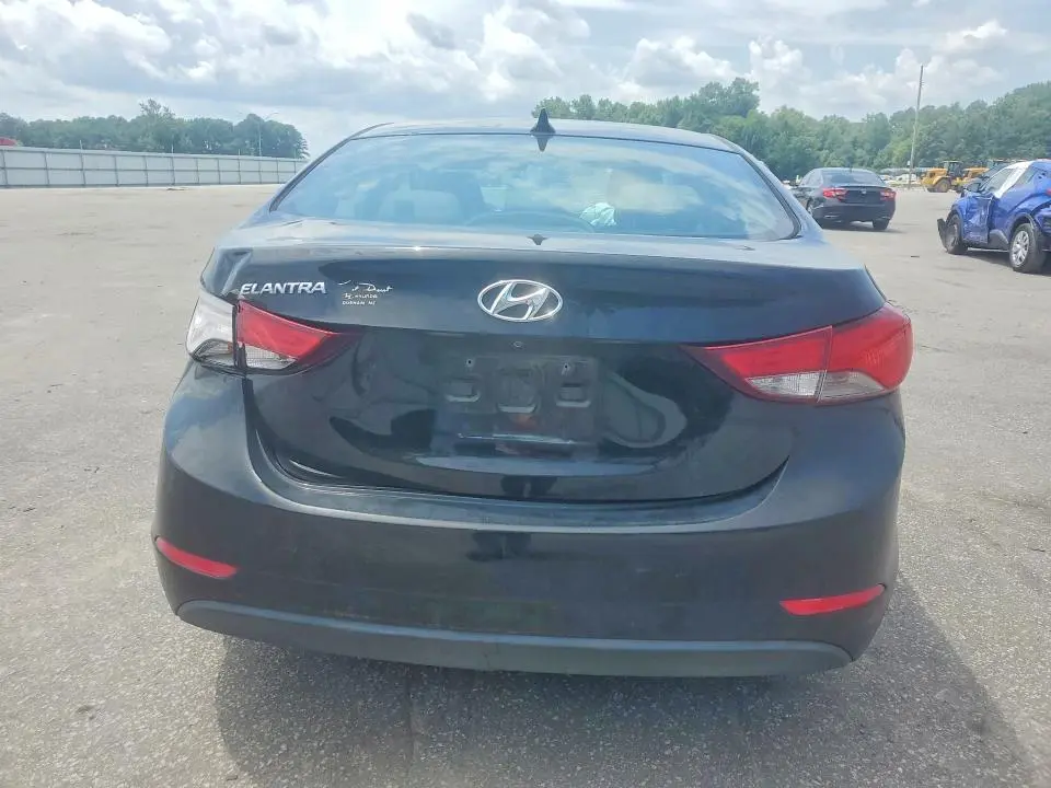 2015 HYUNDAI ELANTRA SE  