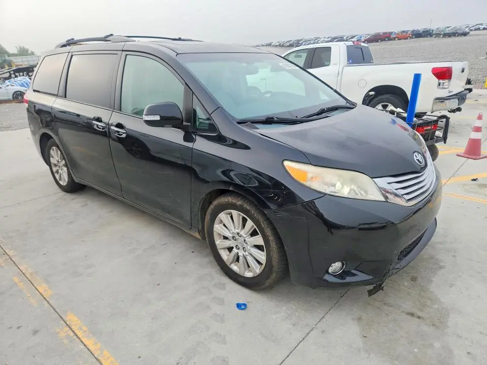 2014 TOYOTA SIENNA LIMITED 7-PASSENGER  