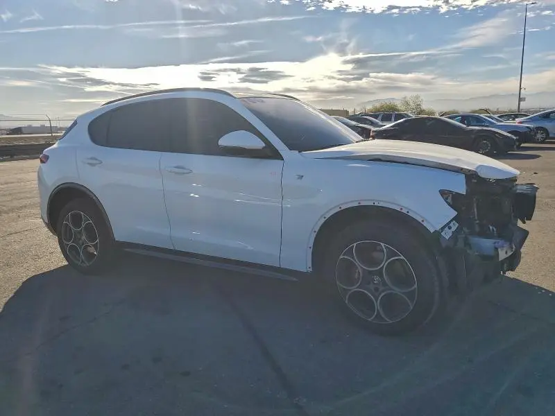 2022 ALFA ROMEO STELVIO TI  