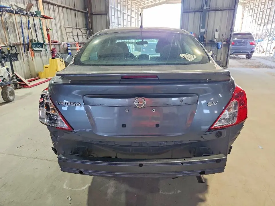 2018 NISSAN VERSA SV  