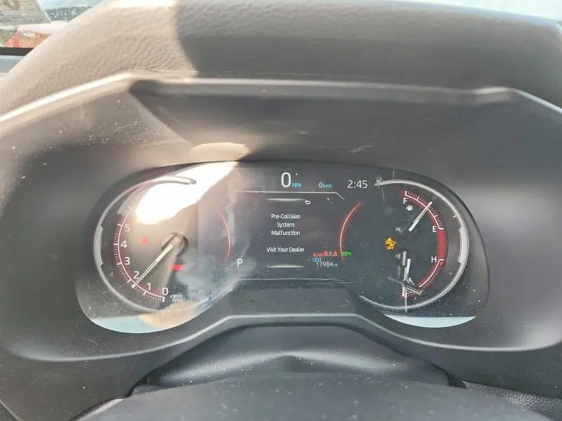 2025 TOYOTA RAV4 XLE  