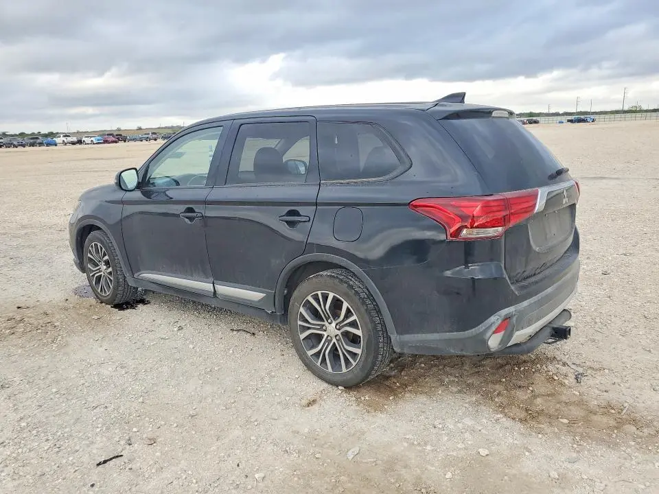 2018 MITSUBISHI OUTLANDER SE  