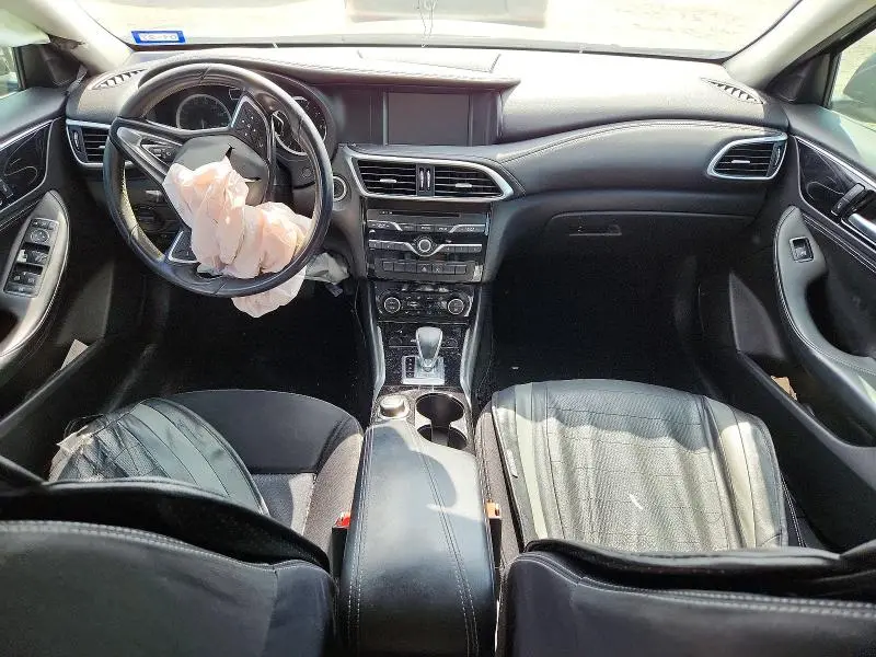 2018 INFINITI QX30 PURE  