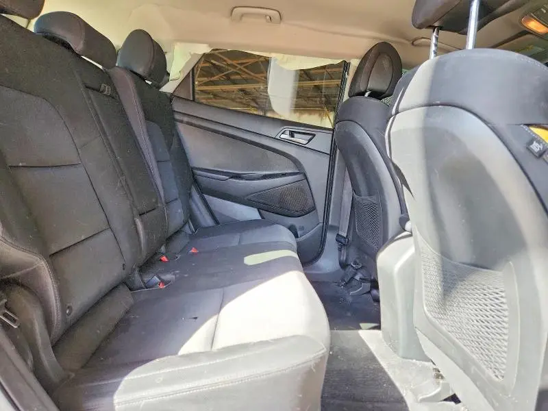 2017 HYUNDAI TUCSON SE  
