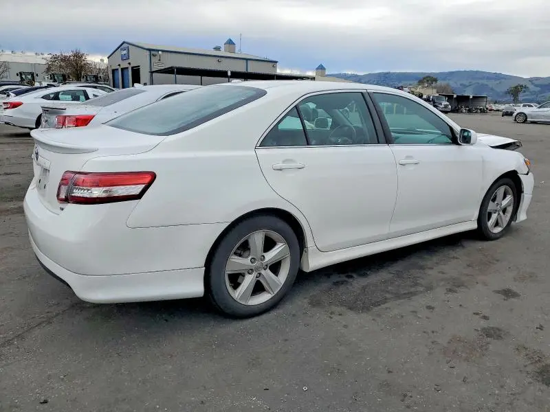 2011 TOYOTA CAMRY BASE  