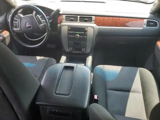 2013 GMC YUKON SLE  