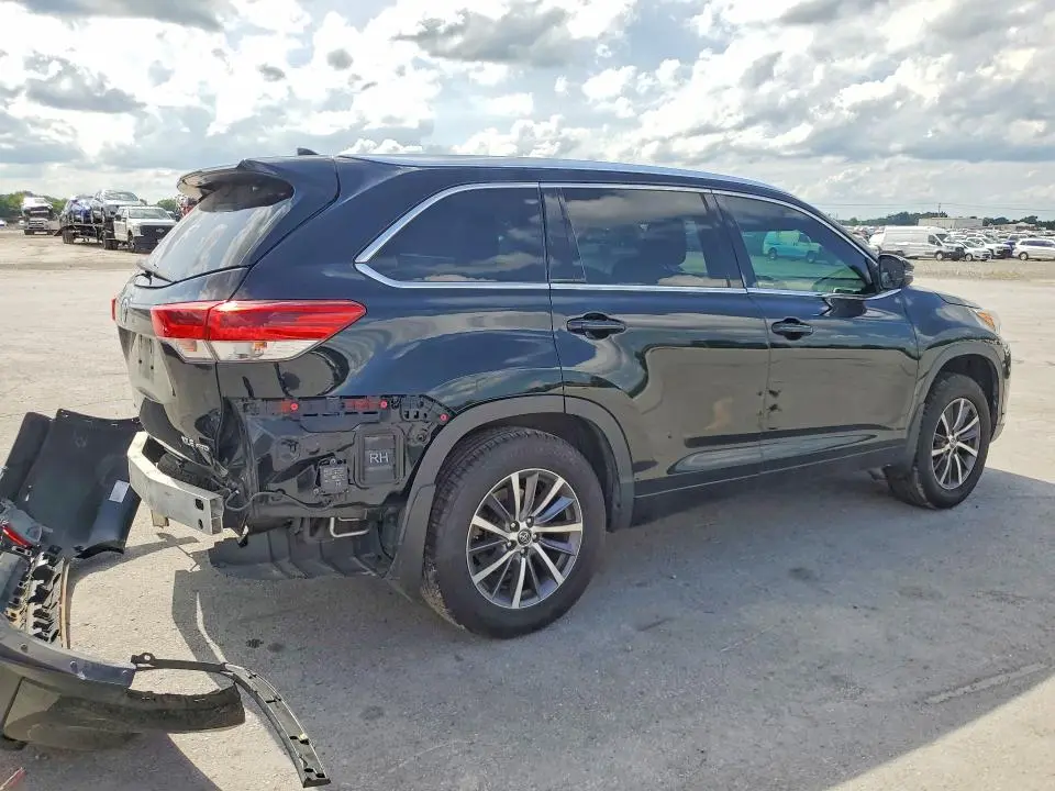 2017 TOYOTA HIGHLANDER XLE  