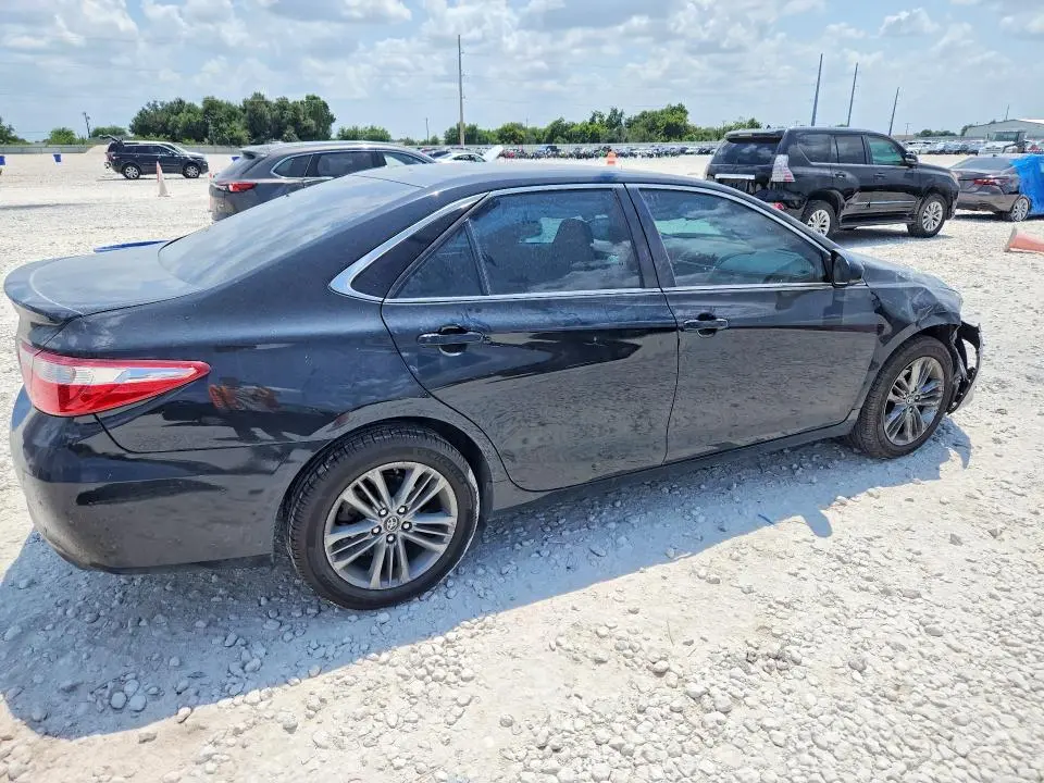 2017 TOYOTA CAMRY SE  