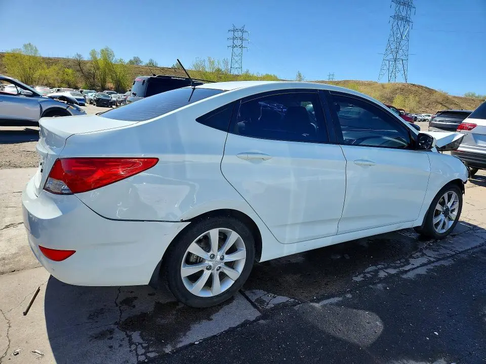 2012 HYUNDAI ACCENT GLS  