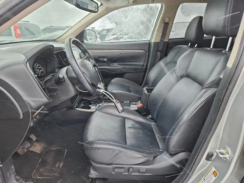 2020 MITSUBISHI OUTLANDER SE  