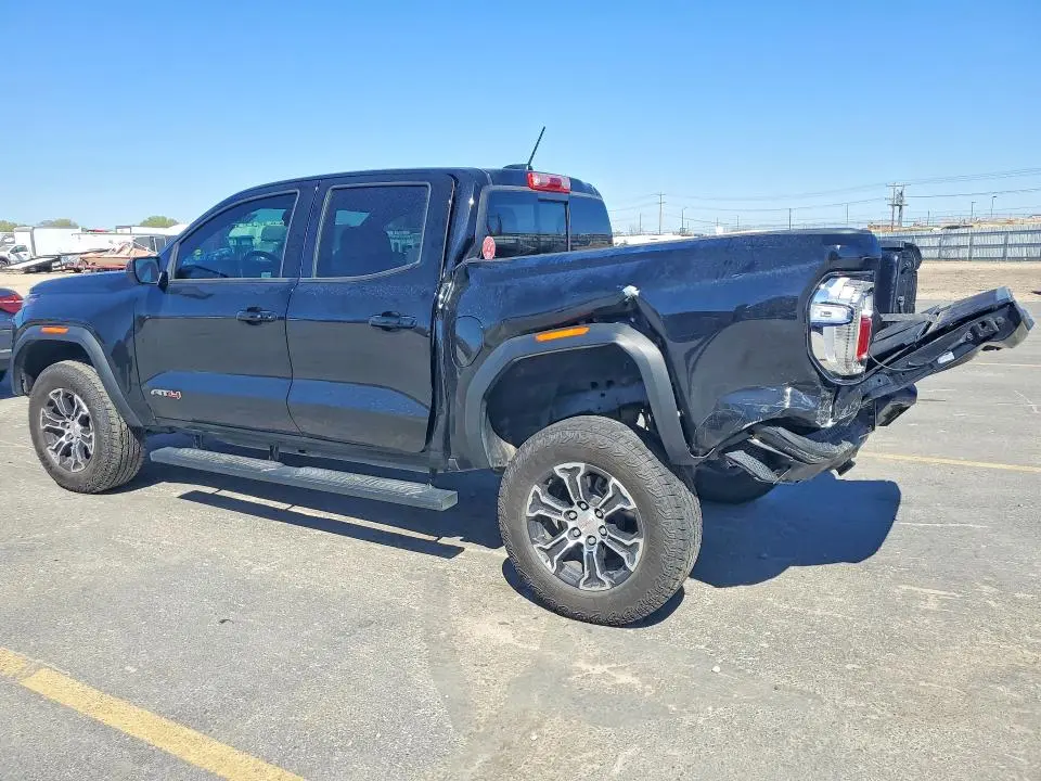 2024 GMC CANYON AT4  