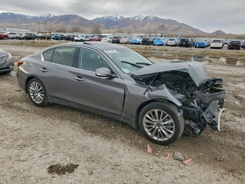 2021 INFINITI Q50 LUXE  