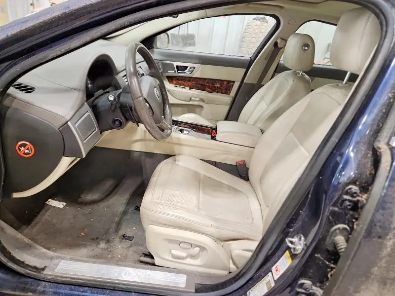 2010 JAGUAR XF PREMIUM  