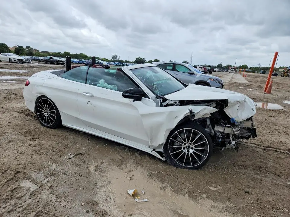 2023 MERCEDES-BENZ C 300  