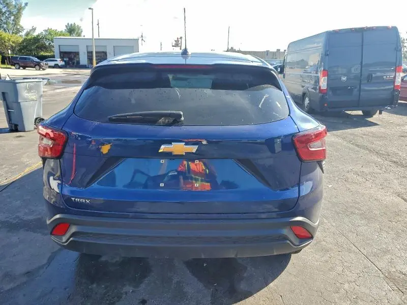 2024 CHEVROLET TRAX LS  