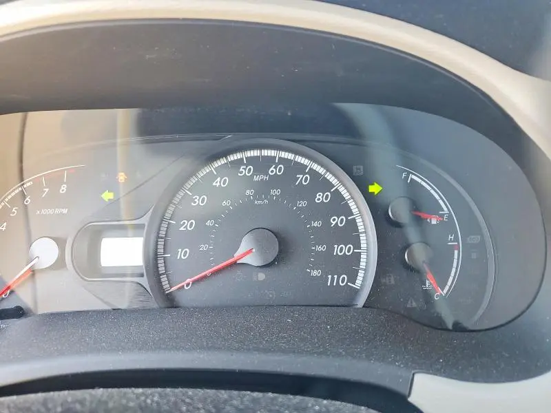 2014 TOYOTA SIENNA LE  