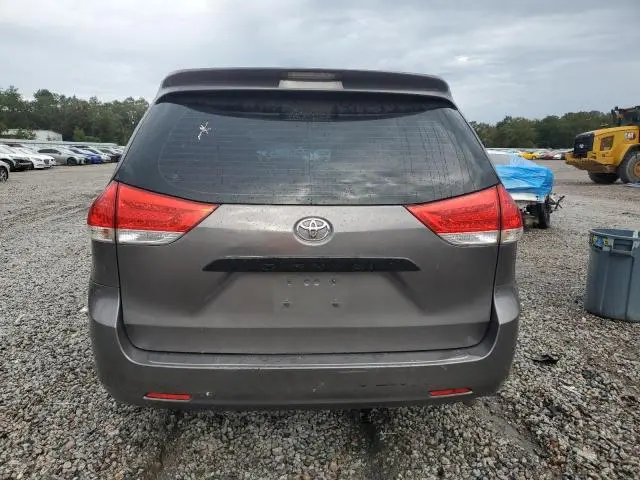 2011 TOYOTA SIENNA   