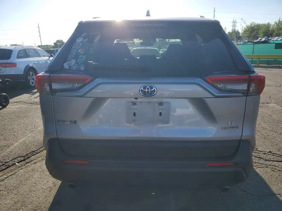 2019 TOYOTA RAV4 LE  
