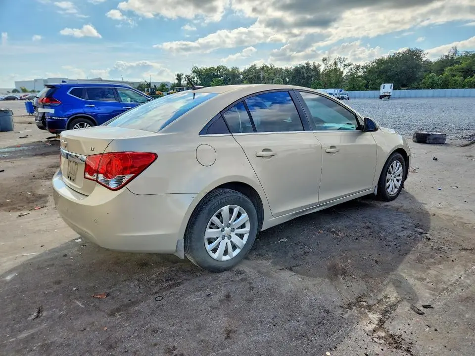 2011 CHEVROLET CRUZE LT  