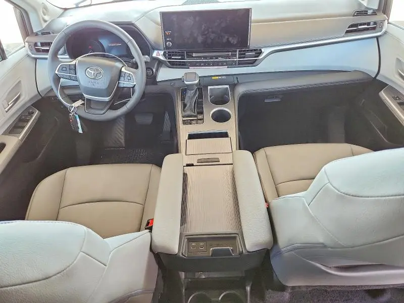 2026 TOYOTA SIENNA XLE 7-PASSENGER  