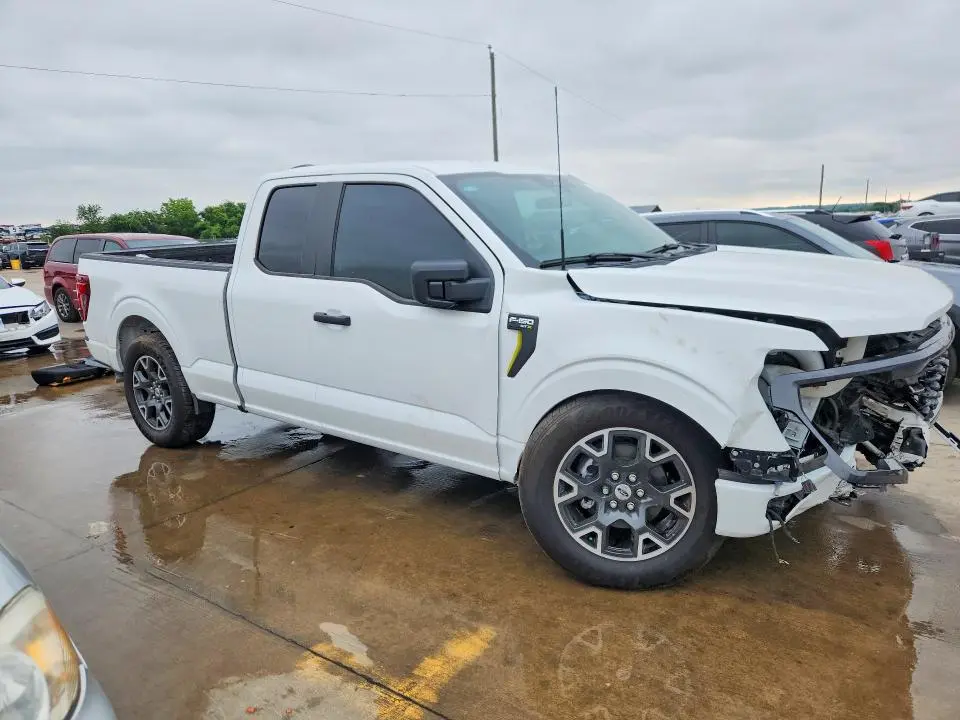 2025 FORD F150 STX  