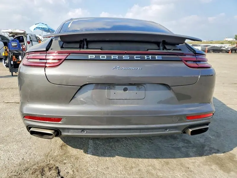 2018 PORSCHE PANAMERA 4  