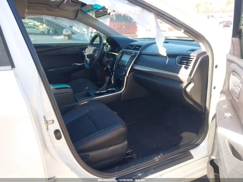 2017 TOYOTA CAMRY SE