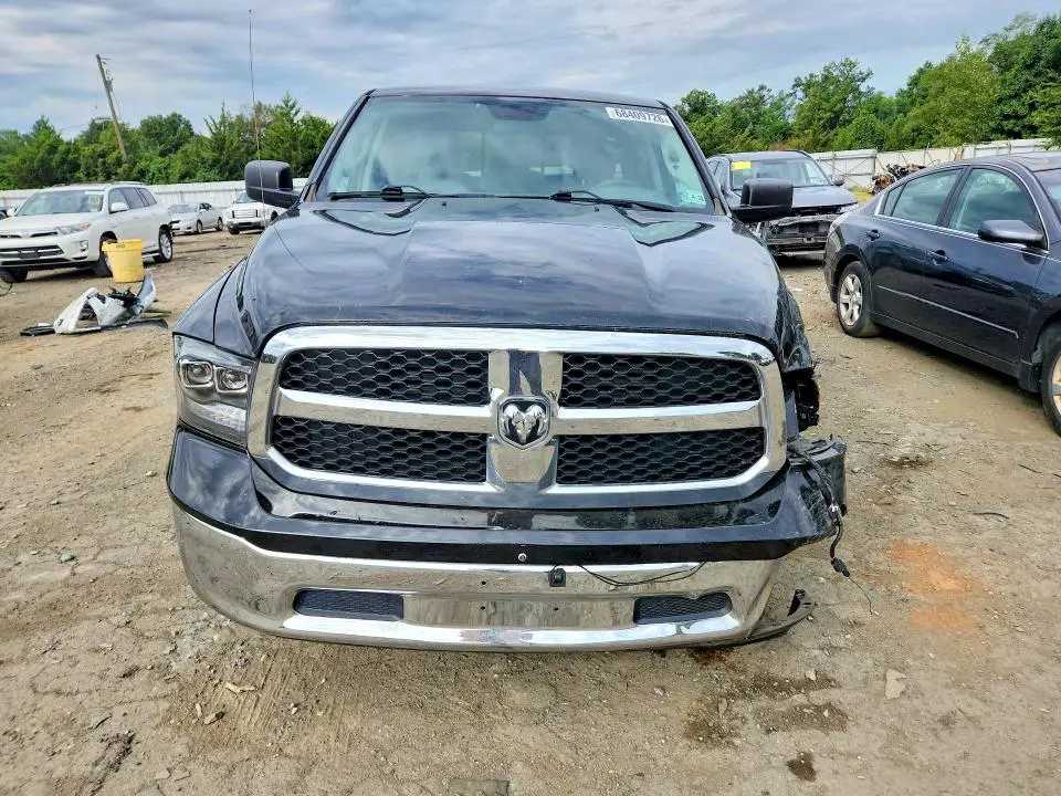2017 RAM 1500 SLT  