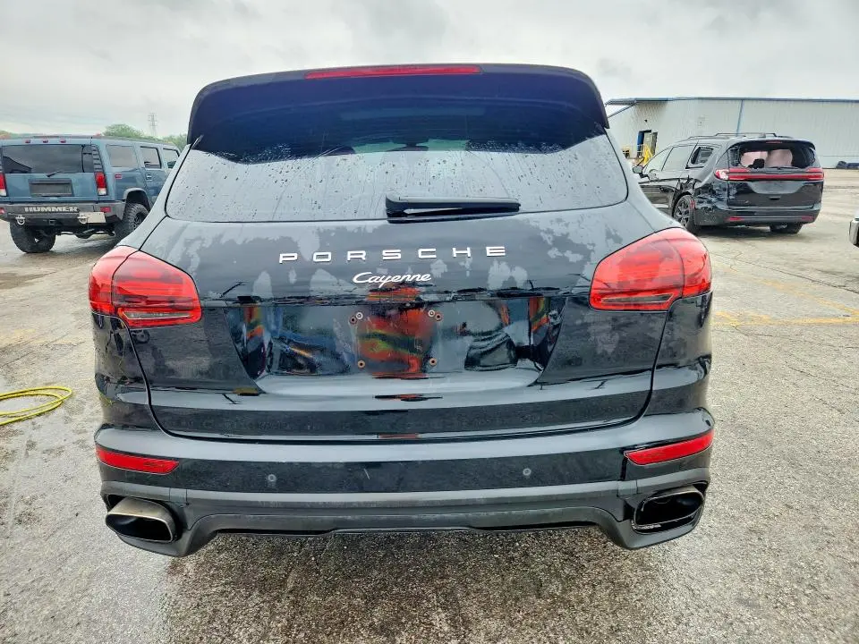 2016 PORSCHE CAYENNE   