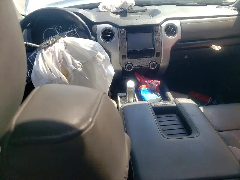 2017 TOYOTA TUNDRA CREWMAX LIMITED  