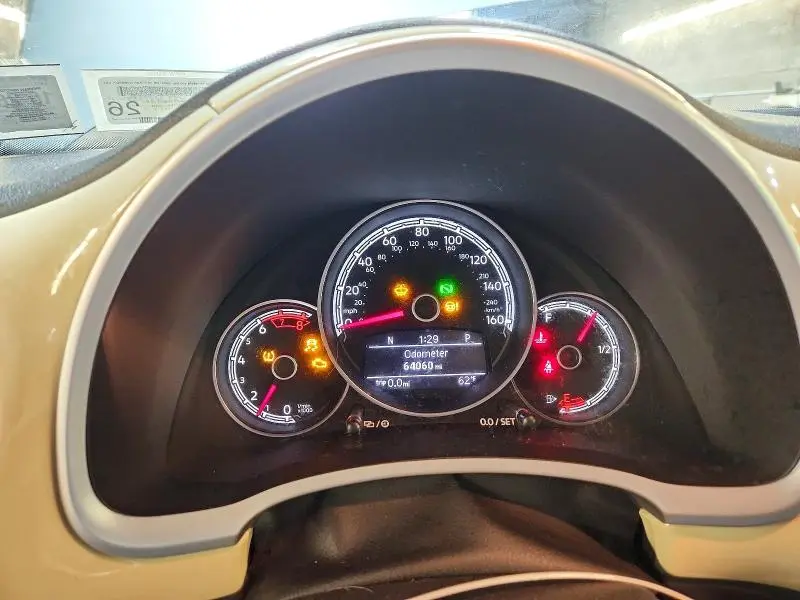 2019 VOLKSWAGEN BEETLE S  