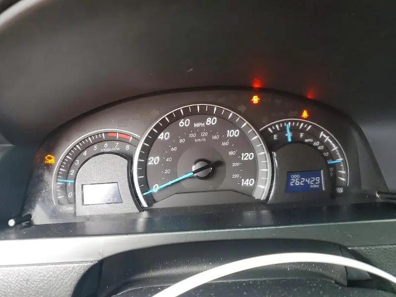 2013 TOYOTA CAMRY LE  