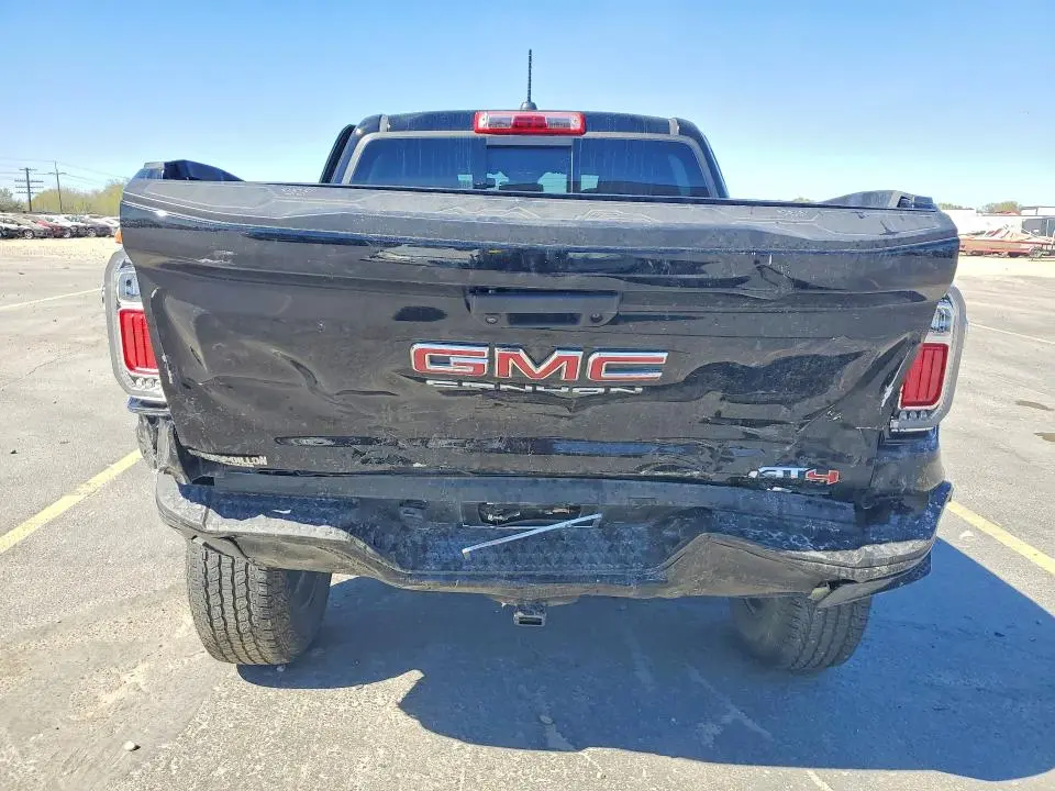 2024 GMC CANYON AT4  