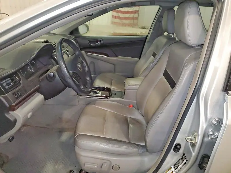 2014 TOYOTA CAMRY XLE V6  