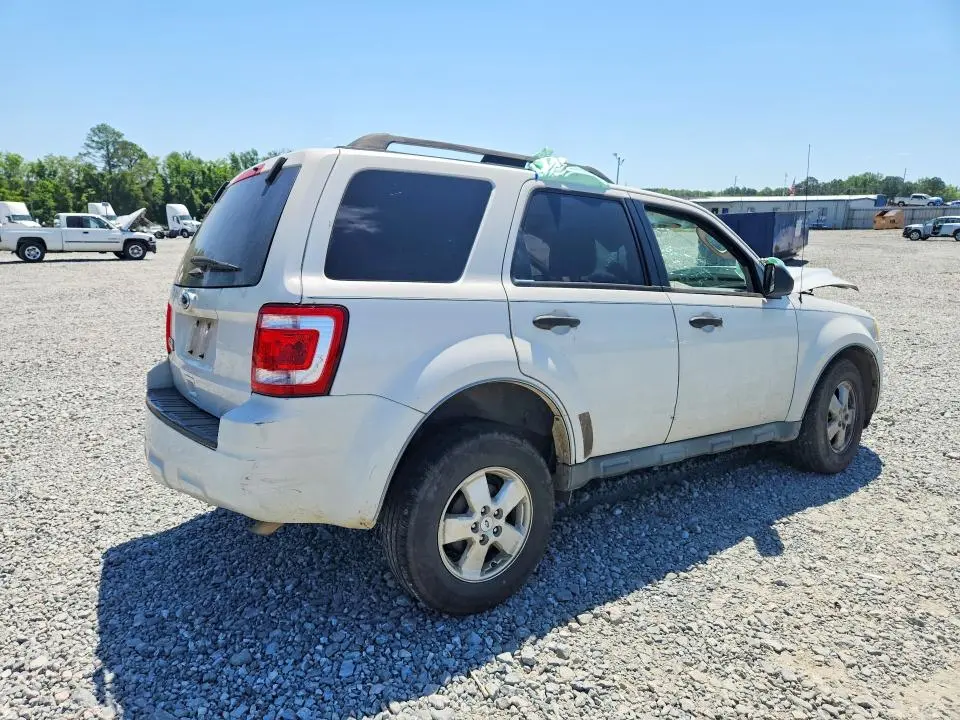 2011 FORD ESCAPE XLT  