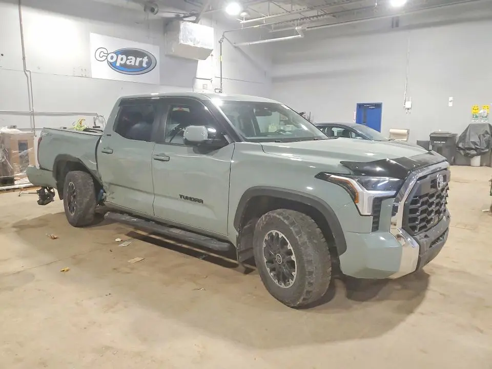 2024 TOYOTA TUNDRA SR5  