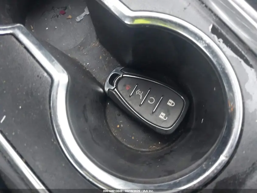 2023 CHEVROLET TRAVERSE FWD LT CLOTH