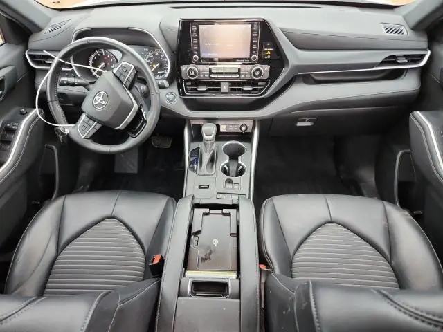 2022 TOYOTA HIGHLANDER XSE  