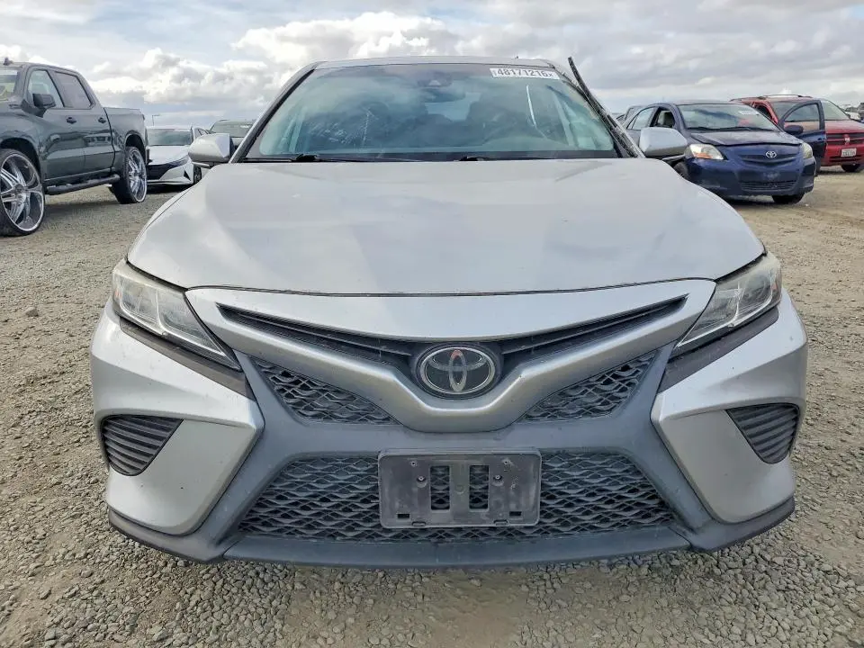 2019 TOYOTA CAMRY SE  