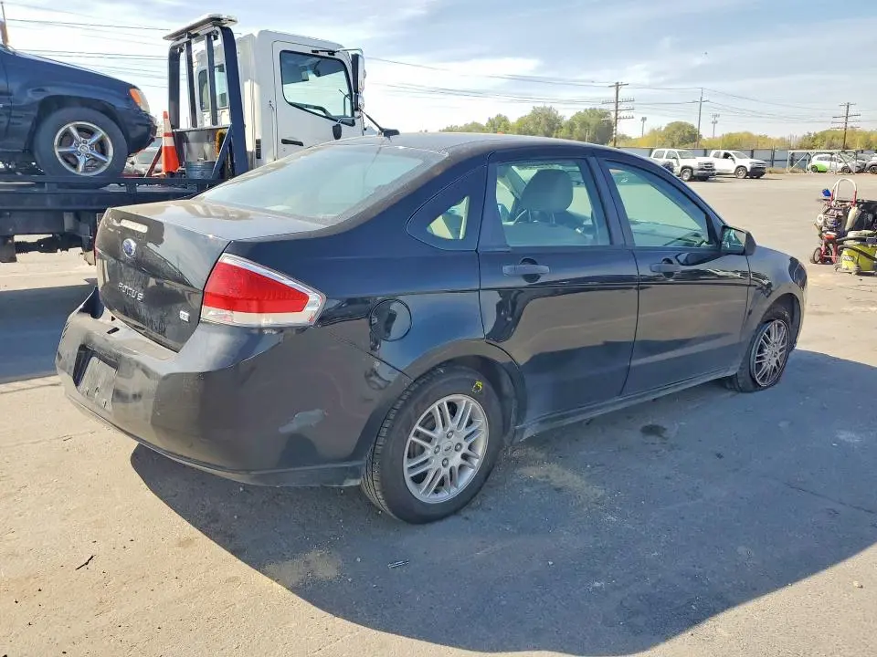 2010 FORD FOCUS SE  