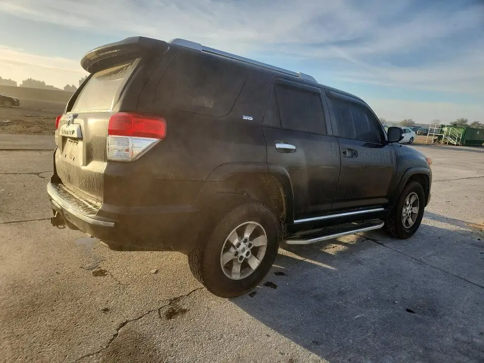 2011 TOYOTA 4RUNNER SR5  