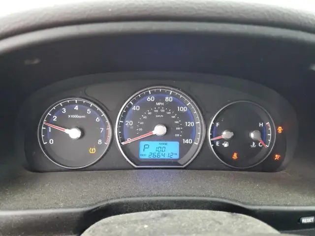 2010 HYUNDAI SANTA FE SE  